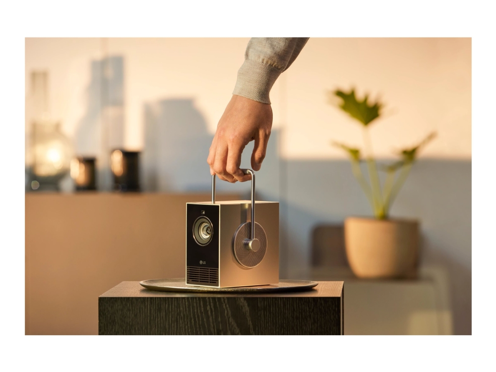 Lg Cinebeam Q Hu710pb - Dlp-Projektor - Rgb Laser - Portabel - 500 Ansi-Lumen - 3840 X 2160 - 16:9 - 4K - Miracast Wi-Fi Display / Airplay 2 - Sølv